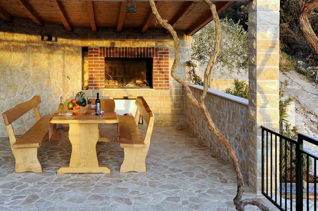 Holiday Home Mirna Vala Sevid Ngoại thất bức ảnh