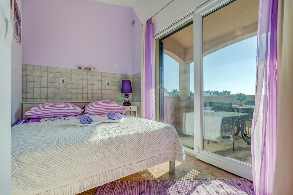 Holiday Home Mirna Vala Sevid Ngoại thất bức ảnh