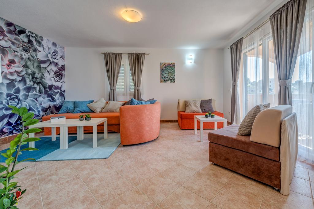 Holiday Home Mirna Vala Sevid Ngoại thất bức ảnh