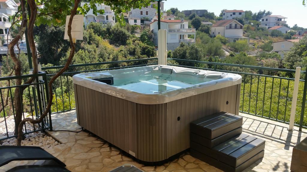Holiday Home Mirna Vala Sevid Ngoại thất bức ảnh