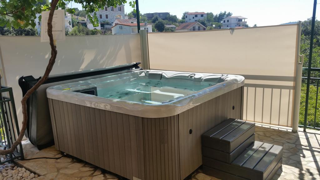 Holiday Home Mirna Vala Sevid Ngoại thất bức ảnh
