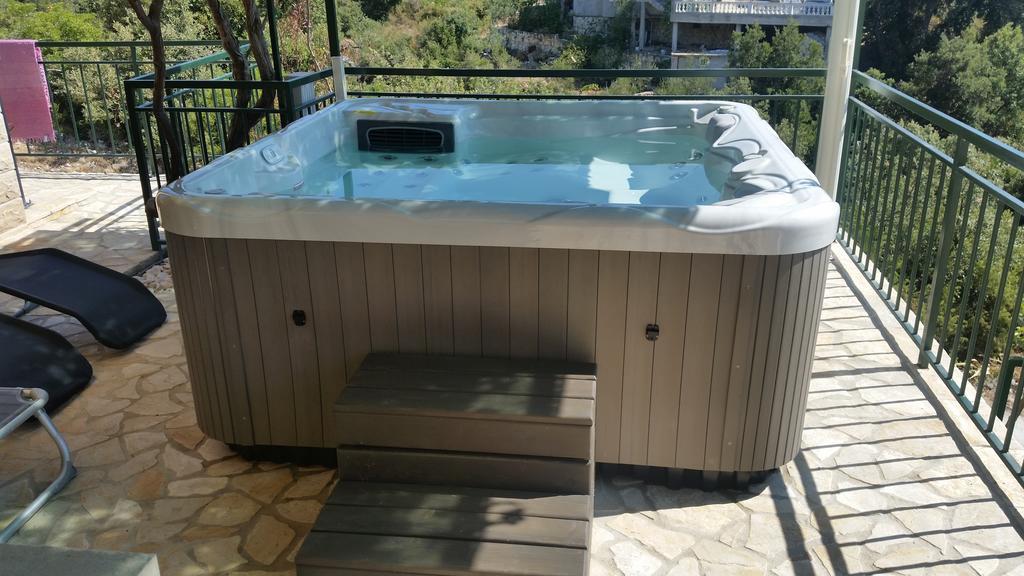 Holiday Home Mirna Vala Sevid Ngoại thất bức ảnh