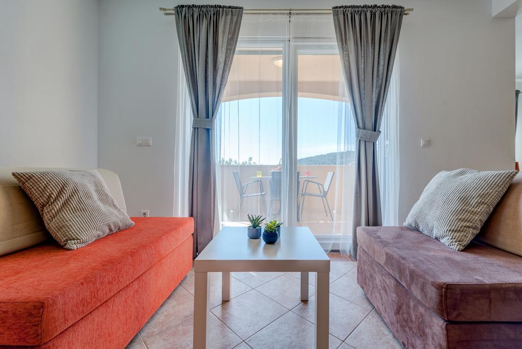 Holiday Home Mirna Vala Sevid Ngoại thất bức ảnh