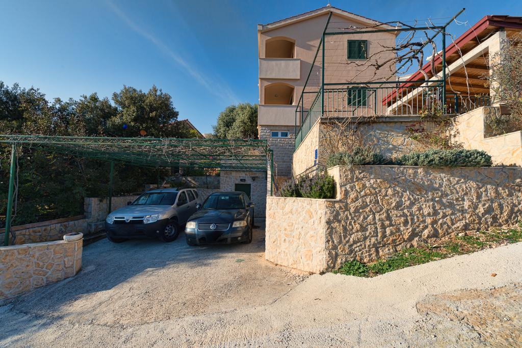 Holiday Home Mirna Vala Sevid Ngoại thất bức ảnh