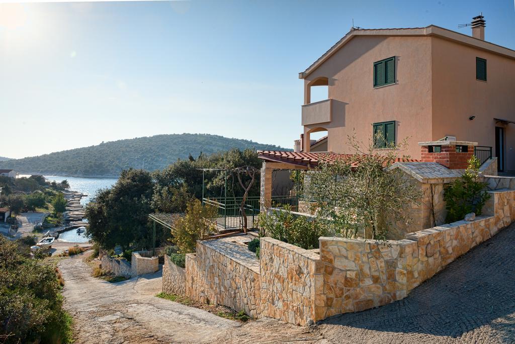 Holiday Home Mirna Vala Sevid Ngoại thất bức ảnh